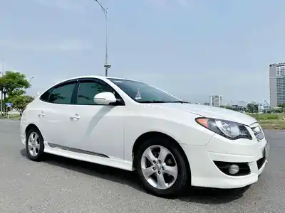 Hyundai Avante 2011 Автомат Белый