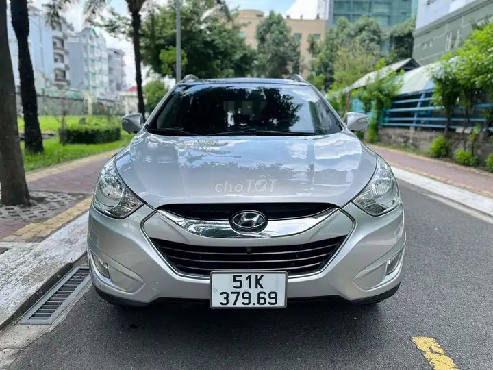 Hyundai Tucson 2012 автомат серебристый