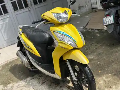 Honda Vision 2012, жёлтый