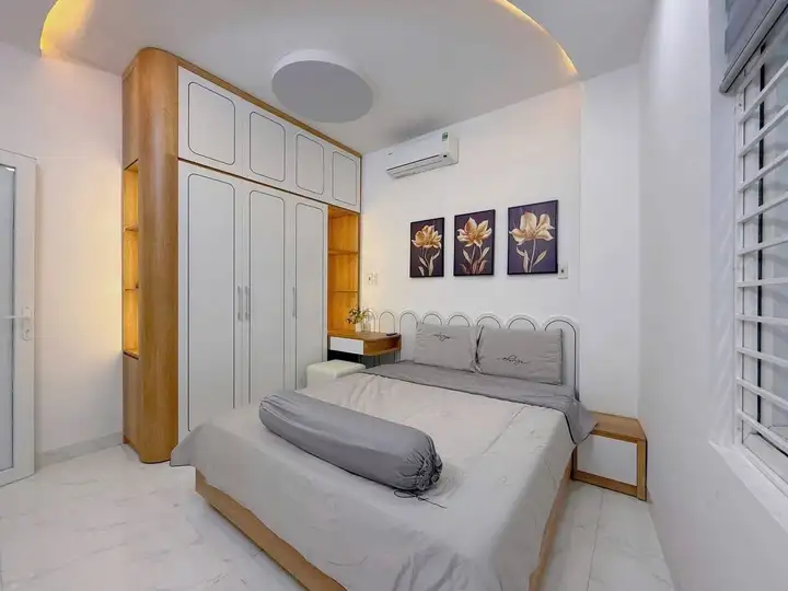 Аренда дома 3 этажа, 3 спальни, 3 WC, 60 м²