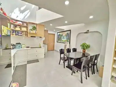 🟥🔥 БЫСТРАЯ ПРОДАЖА 2-ЭТАЖНОГО ТАЙСКОГО ДОМА НА ГОРЕ БИНЬ — 81 М², КРАСИВЫЙ ВИД СЗАДИ — ЦЕНА 5. X