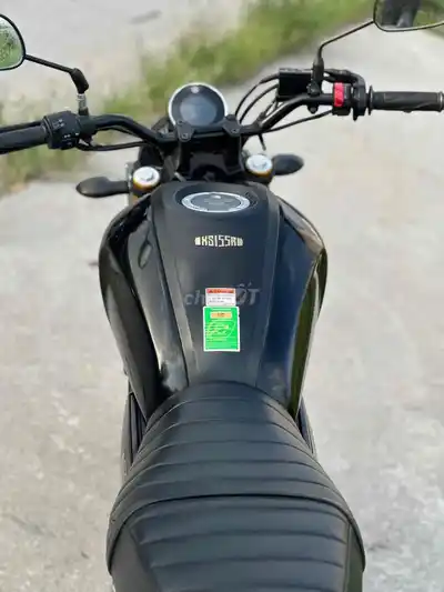 Yamaha XSR155 2025 7.000 км глянцевый черный