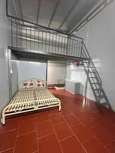 Комната в аренду с местом для парковки машины перед домом