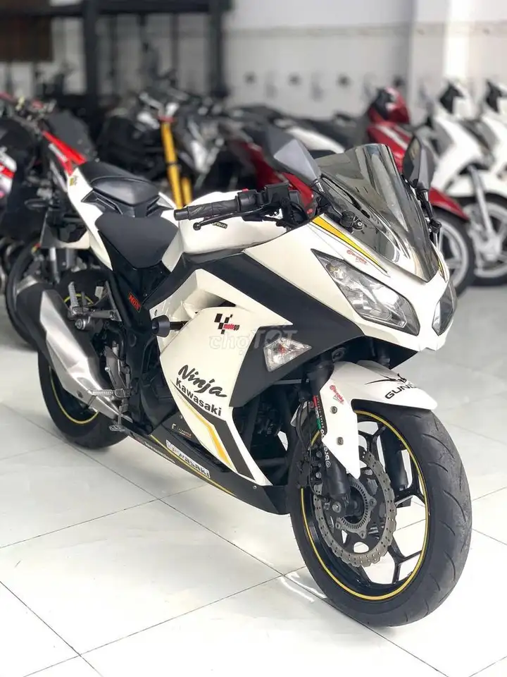 Kawasaki Ninja 300 2017 белый