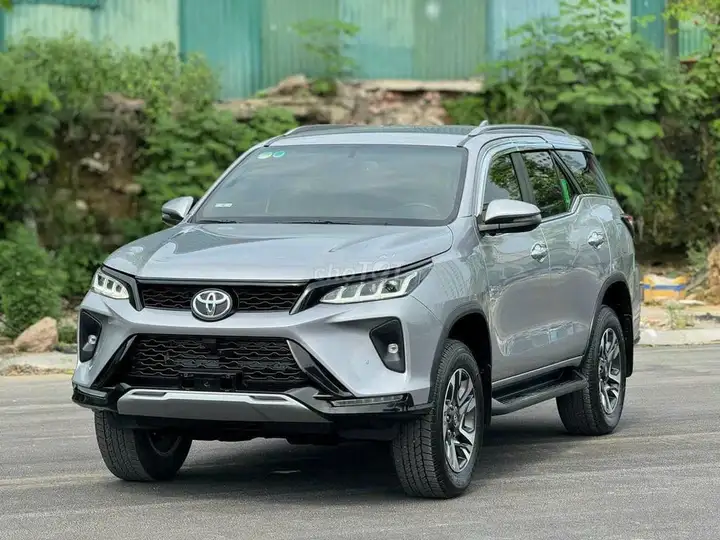 Toyota Fortuner Legender 2.4AT 2025 дизель