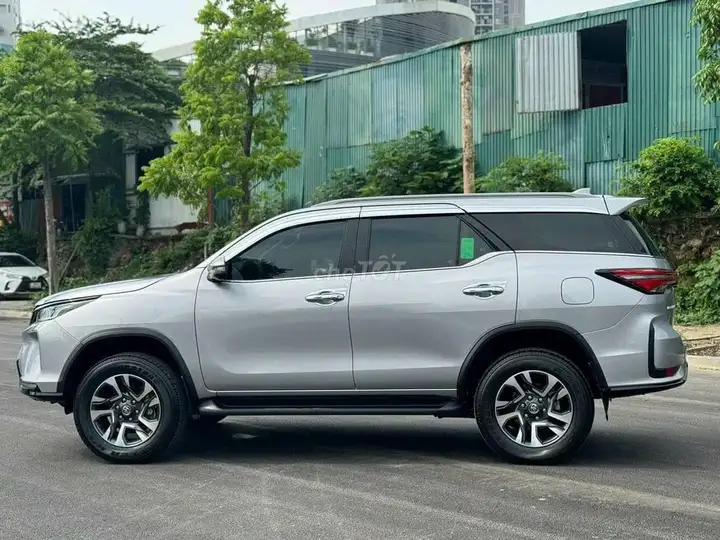 Toyota Fortuner Legender 2.4AT 2025 дизель