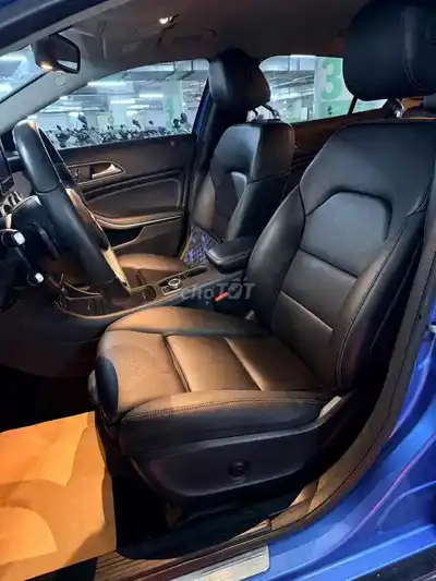 Mercedes GLA 200 2016 Синий