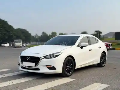 Mazda M3 2018 белый 89 000 км