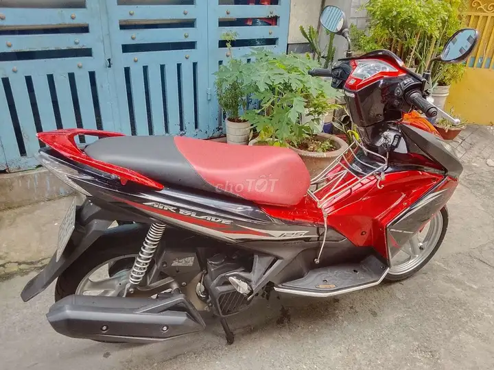 Honda Air Blade 125 2013 красный