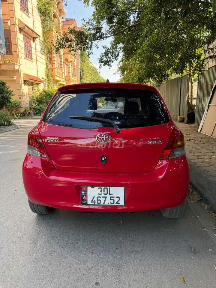 Toyota Yaris 2020 Красный Автомат 100 тыс. км