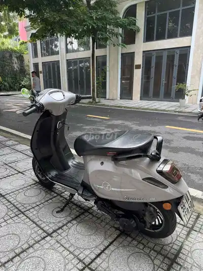 Piaggio Vespa 50 2024 с документами и номерным знаком Хошимина