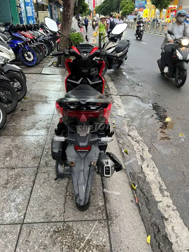 Honda Vario 125 2019 красный б/у