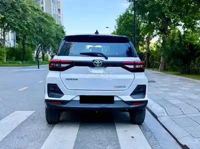 Toyota Raize 2022 CVT 1.0 Turbo белый