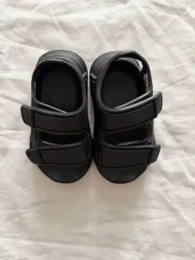 Рубашка голубая, Сандали adidas