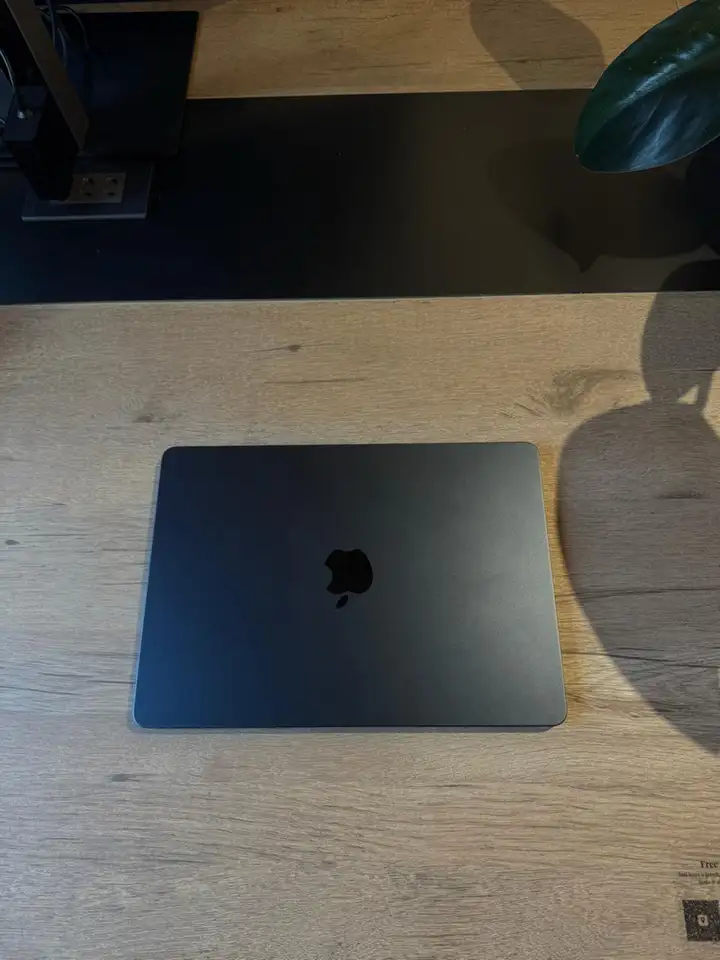 MacBook Air M2 13,6" (2022), Space Gray