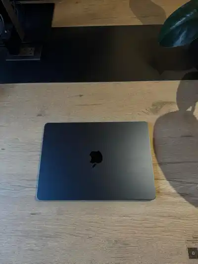 MacBook Air M2 13,6" (2022), Space Gray