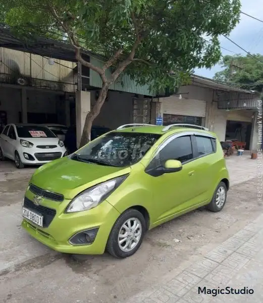 Chevrolet Spark 2024 зеленый 5 мест Вьетнам