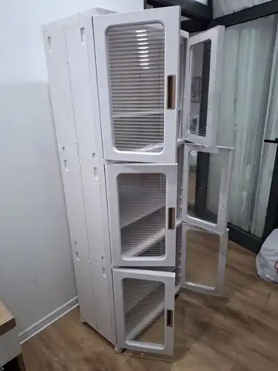 Пластиковый складной шкаф на колёсах