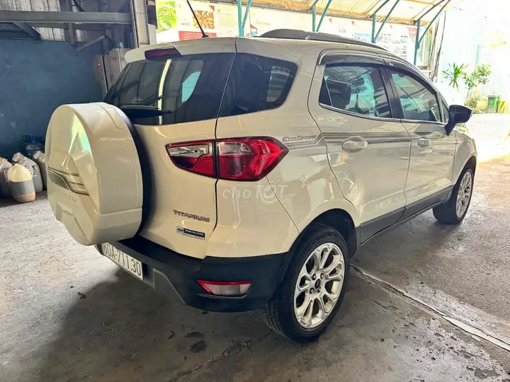 Ford EcoSport Titanium, белый, автомат, 5 мест