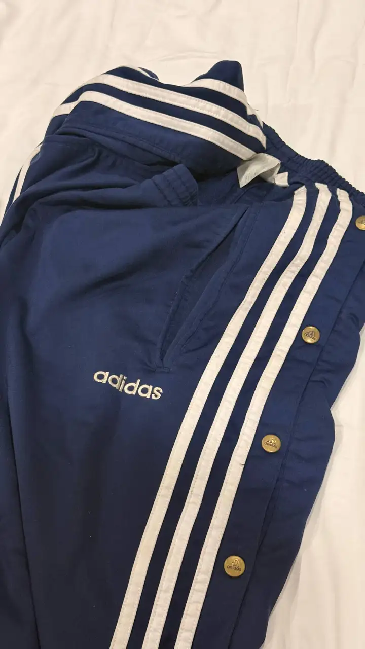 Шоссер California FR96, кроссовки Nike Air Force, штаны Adidas, джинсы, гольф