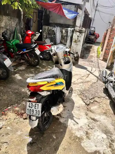 Honda Vision 2012, жёлтый
