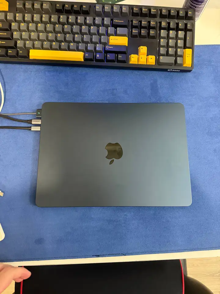 MacBook Air M3 13” 16/256GB