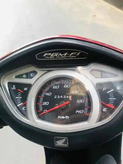 Honda Lead 110 бордового цвета, один хозяин, бережная эксплуатация
