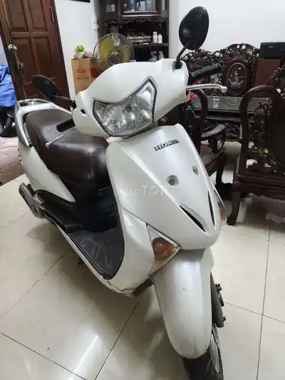 Honda Lead белый в очень хорошем состоянии от собственника