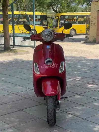 Piaggio Vespa ie Красная
