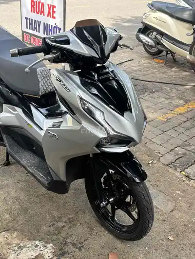Honda Air Blade 2021 серебристо-черный