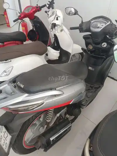 Скутер SYM Shark 125 черно-серебристый
