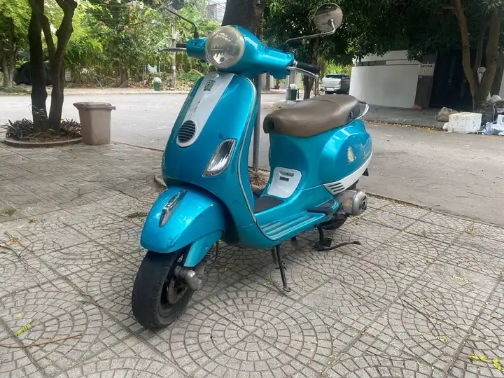 Скутер Vespa LX