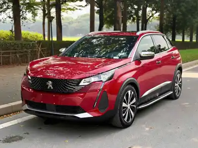Peugeot 3008 GT 2023, 16000 км, красный, заводская краска по всему кузову
