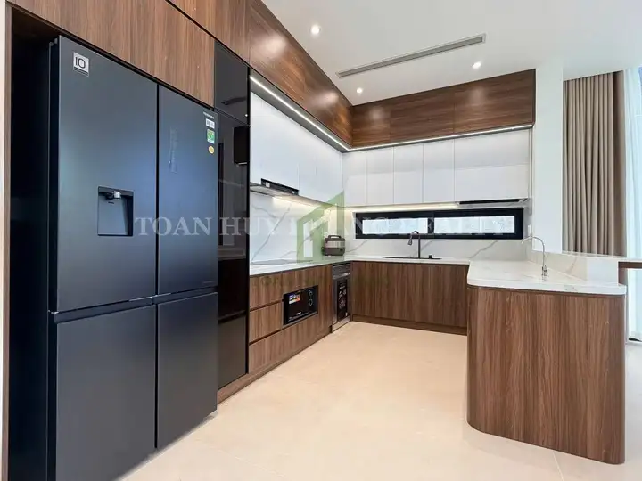 Вилла 3 этажа 4 спальни 300 м²