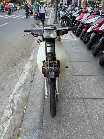 Honda Dream Thai 1997 Коричневый Состояние 90%