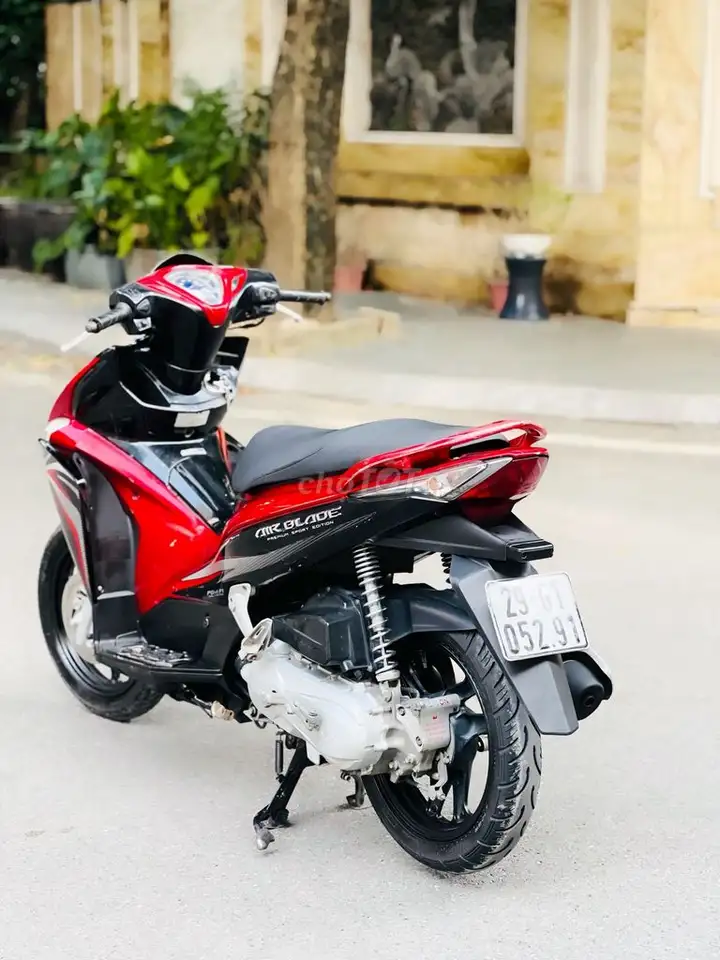 Honda AIR BLADE 110 Fi, номер Ханоя, отличный скутер
