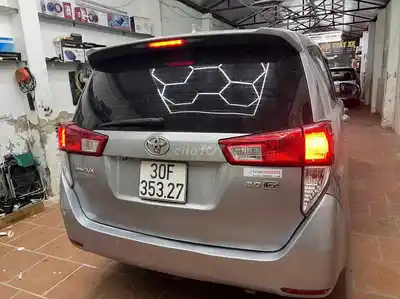 Toyota Innova G 2018 механика серебристая 7 мест
