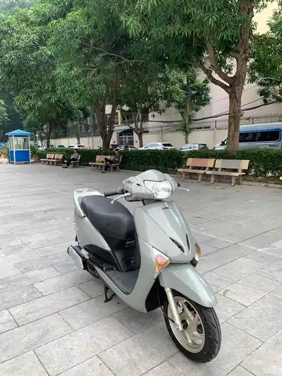 Honda Lead 110 цвета цемента, стильный!