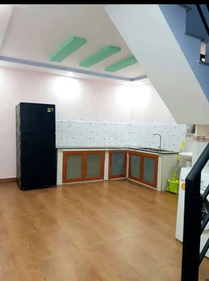 Дом с мебелью, 2 спальни, 2 санузла, район Бинь Тхань