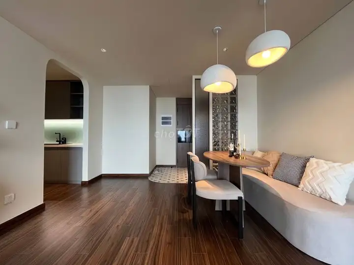 Квартира в Kita Q.5 под Airbnb, 90 м², 2 спальни, 2 санузла, полная меблировка