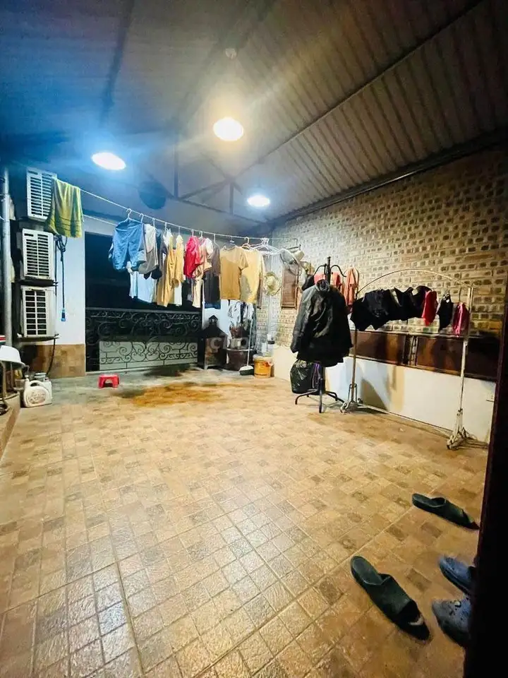 Дом в переулке 641 Ким Нгу, Хай Ба Trung, 36м2, 5 этажей, авто у двери