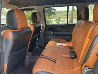 Ford Everest, 7 мест, черный