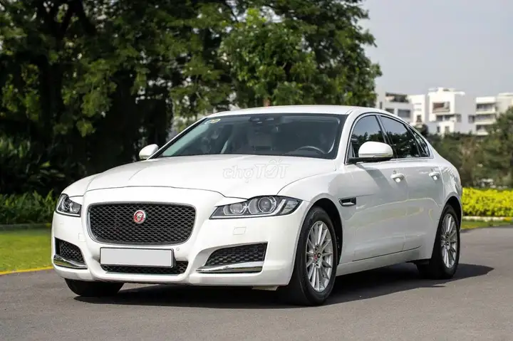 Jaguar XF Pure 2017 - 40 000 миль