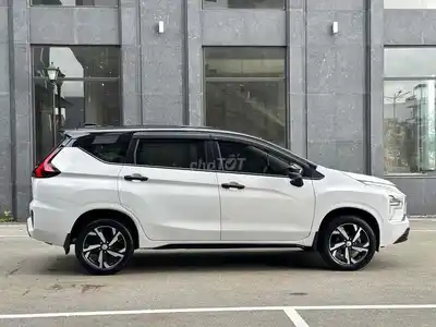 Mitsubishi Xpander 2022 Premium белый