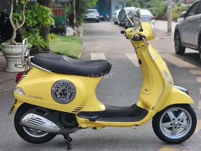 Vespa 2011, импорт из Италии, госномер 43, электронный впрыск