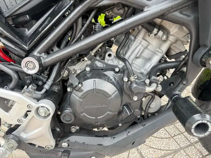 Honda CB150R ABS 2020 красный, ручное сцепление