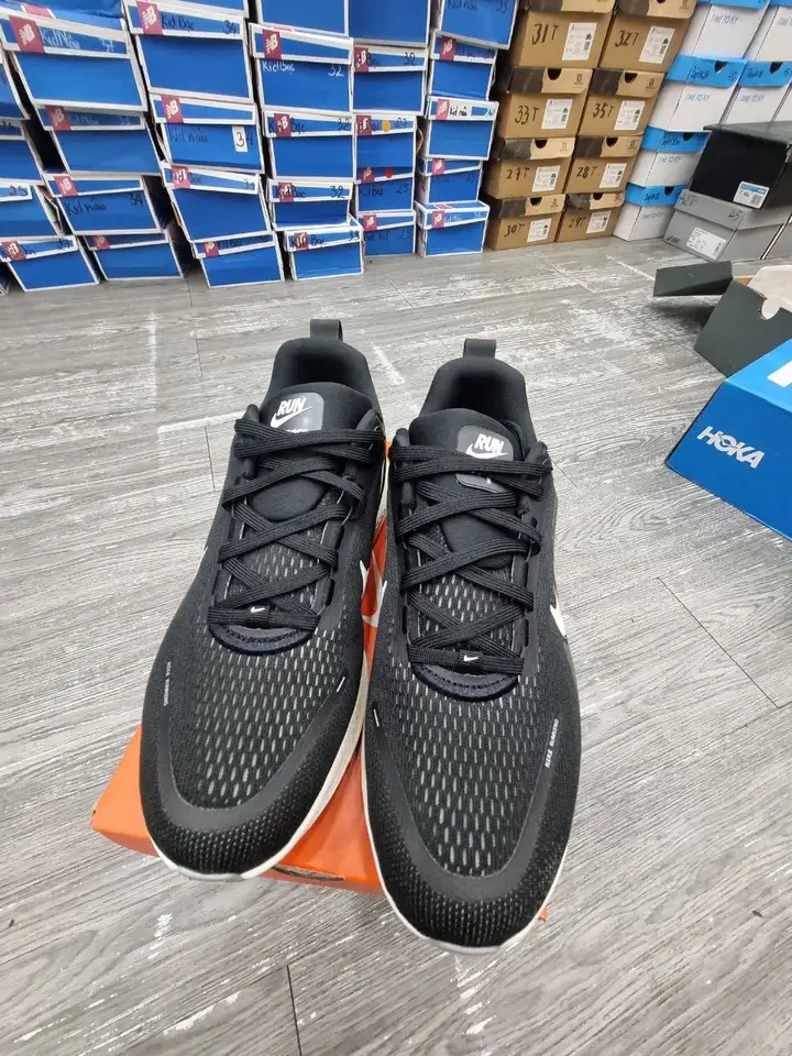 Беговые кроссовки Nike Vomero 18