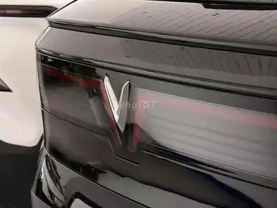 Электромобиль VinFast VF8 Черный