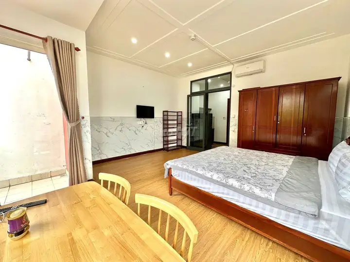 1-комн. кв. Khuê Mỹ Đông 3, 50 м², балкон, полная меблировка