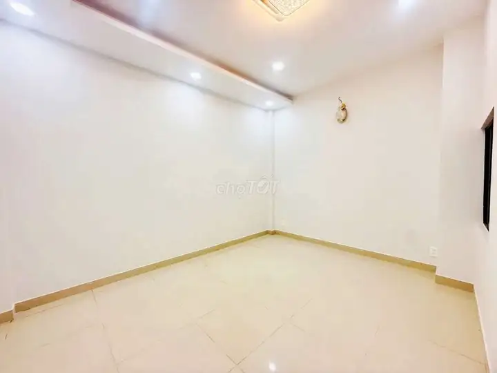 Дом 3 этажа, р-н 2, 57 м², ул. Нгуен Дуй Тринь